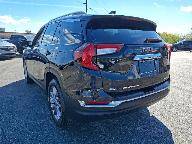 Used 2023 Black GMC SLT image 4