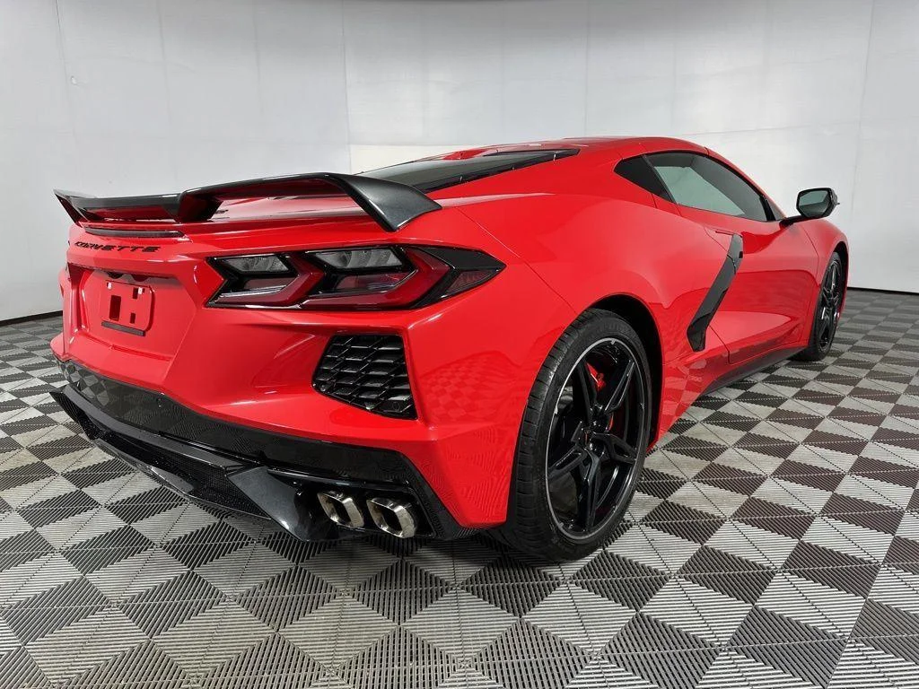 Used 2021 TORCH RED Chevrolet 2LT image 28