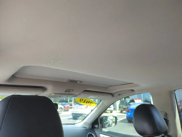 Used 2019 Brown Nissan SL image 31
