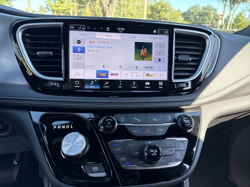 2026 Chrysler Pacifica Limited - Photo 23