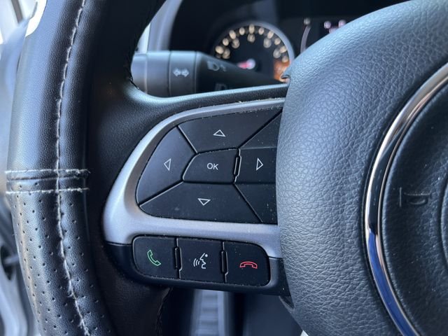 Used 2018 Glacier Metallic Jeep Latitude image 26