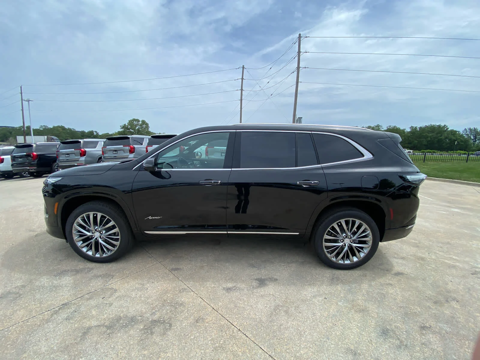 New 2026 Ebony Twilight Metallic Buick Avenir image 5