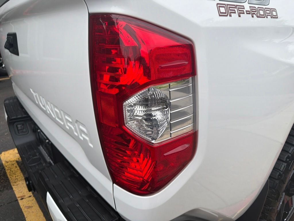 Used 2021 White Toyota SR5 image 12