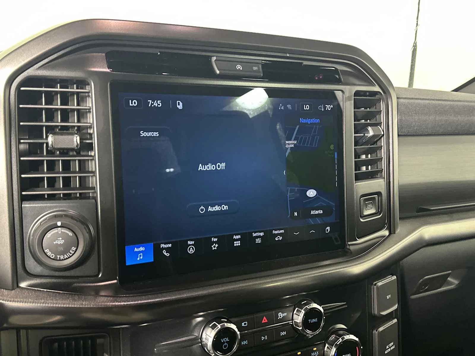 New 2026 Avalanche Gray Ford LARIAT image 32