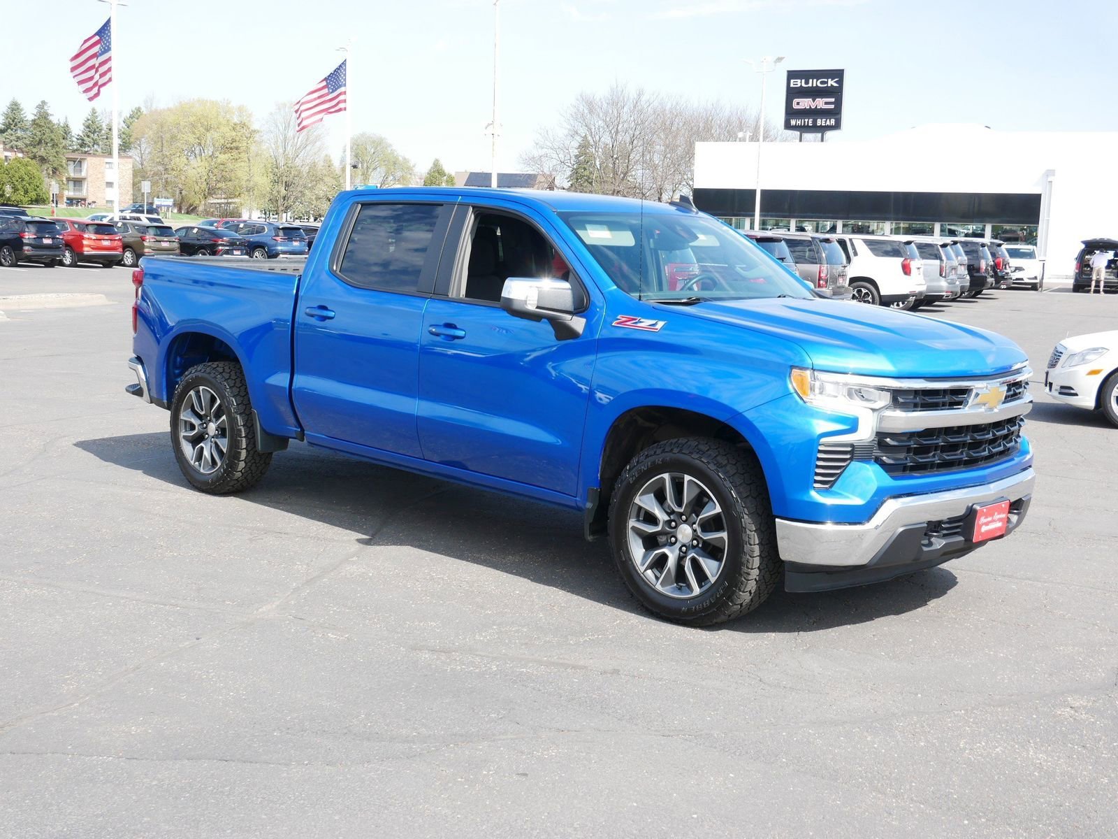 Used 2023 Chevrolet Silverado 1500 LT with VIN 3GCUDDEDXPG331974 for sale in White Bear Lake, Minnesota