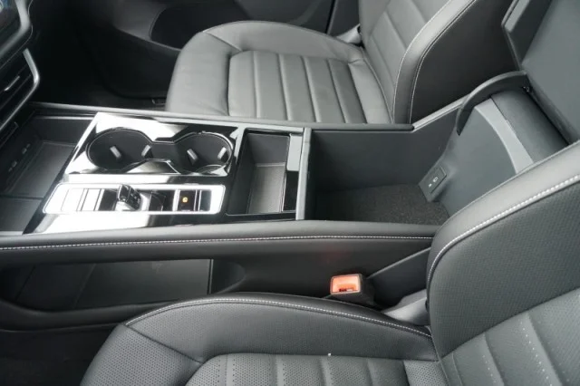2024 Volkswagen Atlas SEL - Photo 31