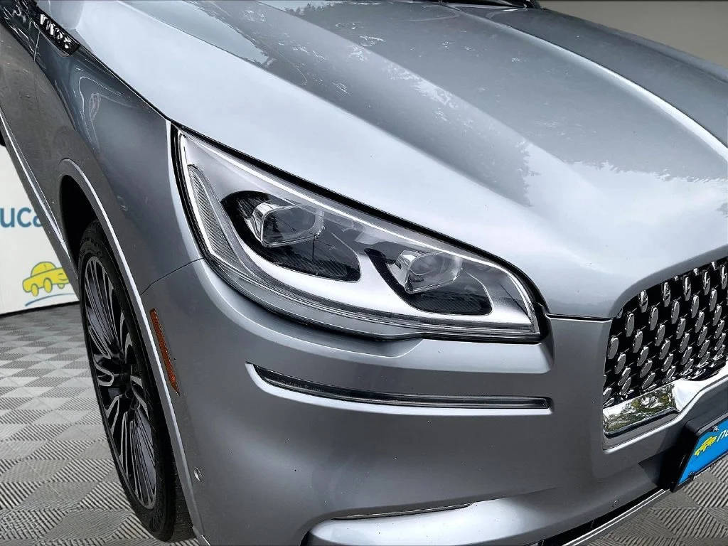 Used 2023 Silver Lincoln Black Label image 32