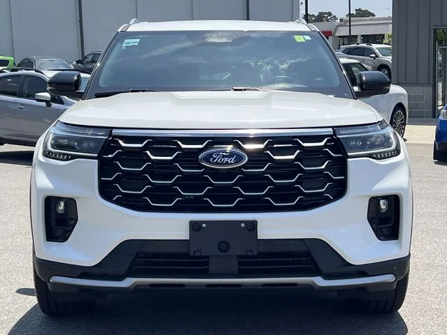 Used 2025 White Ford Platinum image 47