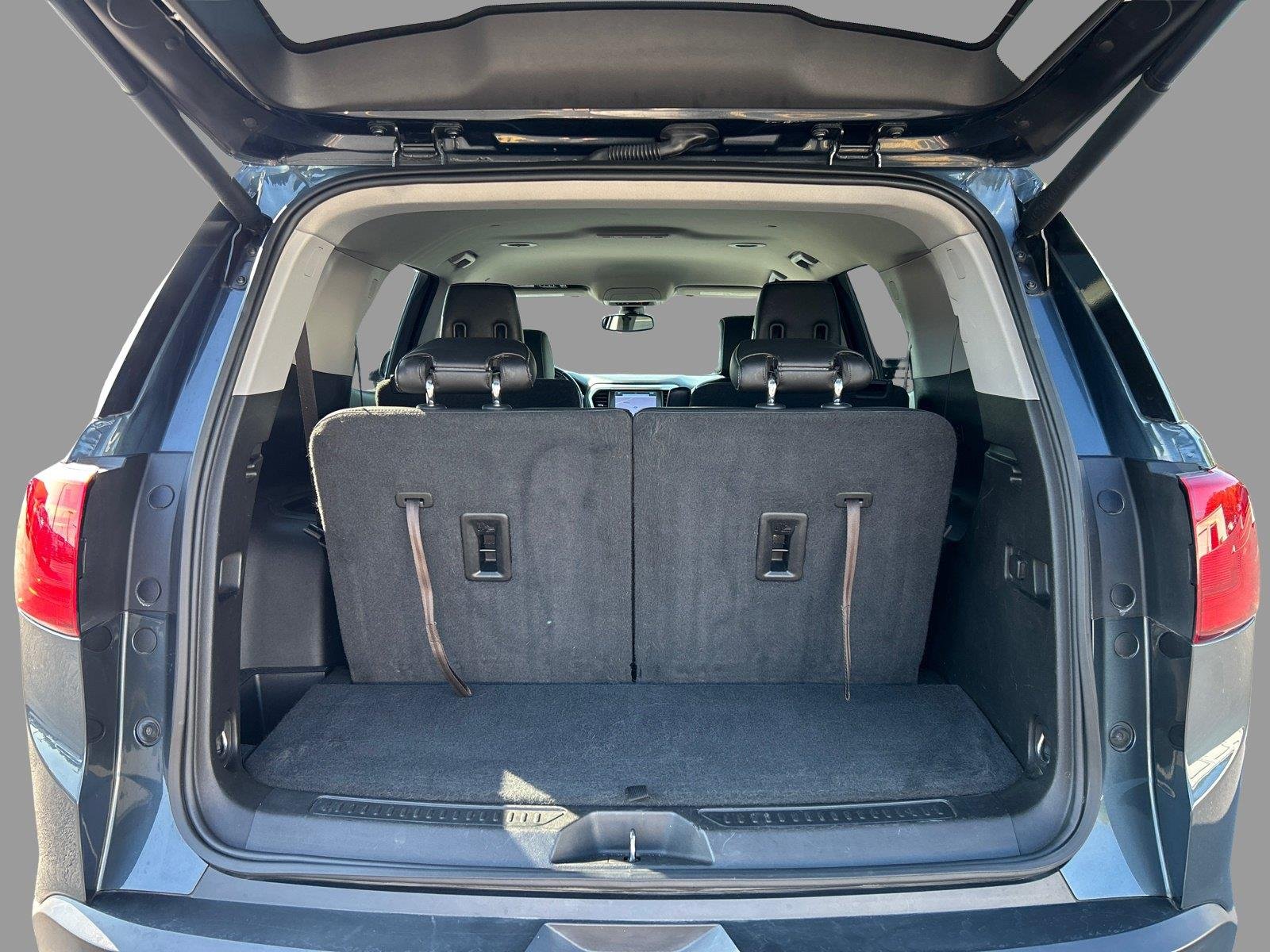 Used 2019 Dark Sky Metallic GMC SLT image 5