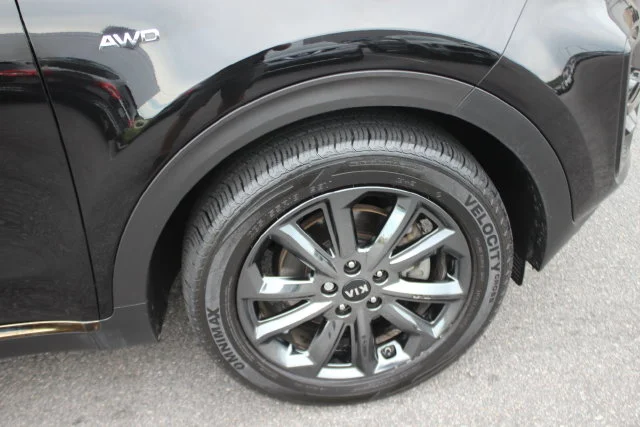 Used 2020 Red Kia S image 34