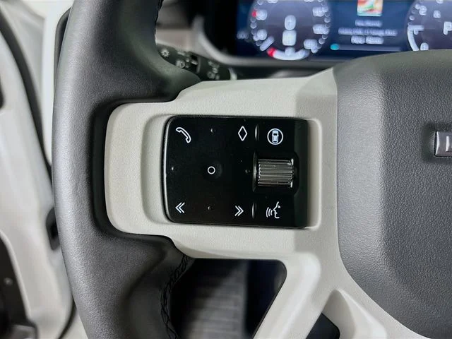 Certified Used 2025 Fuji White Land Rover S image 10