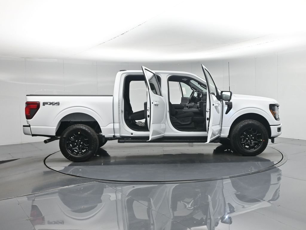 New 2026 Oxford White Ford XLT image 7