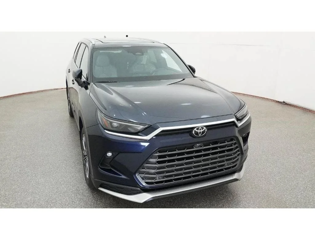 New 2026  Toyota MAX Platinum image 18