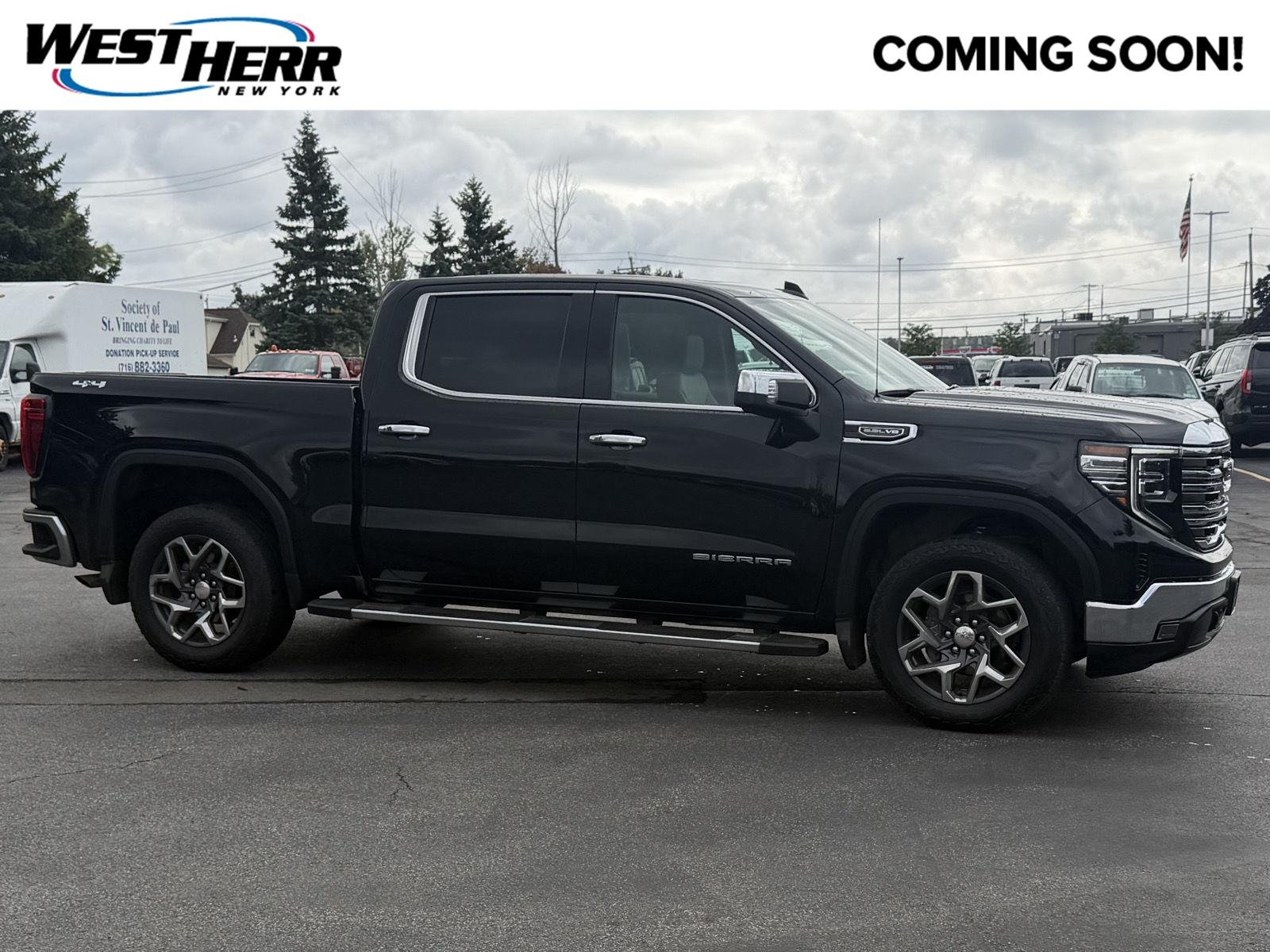 Used 2025 Onyx Black GMC SLT image 1