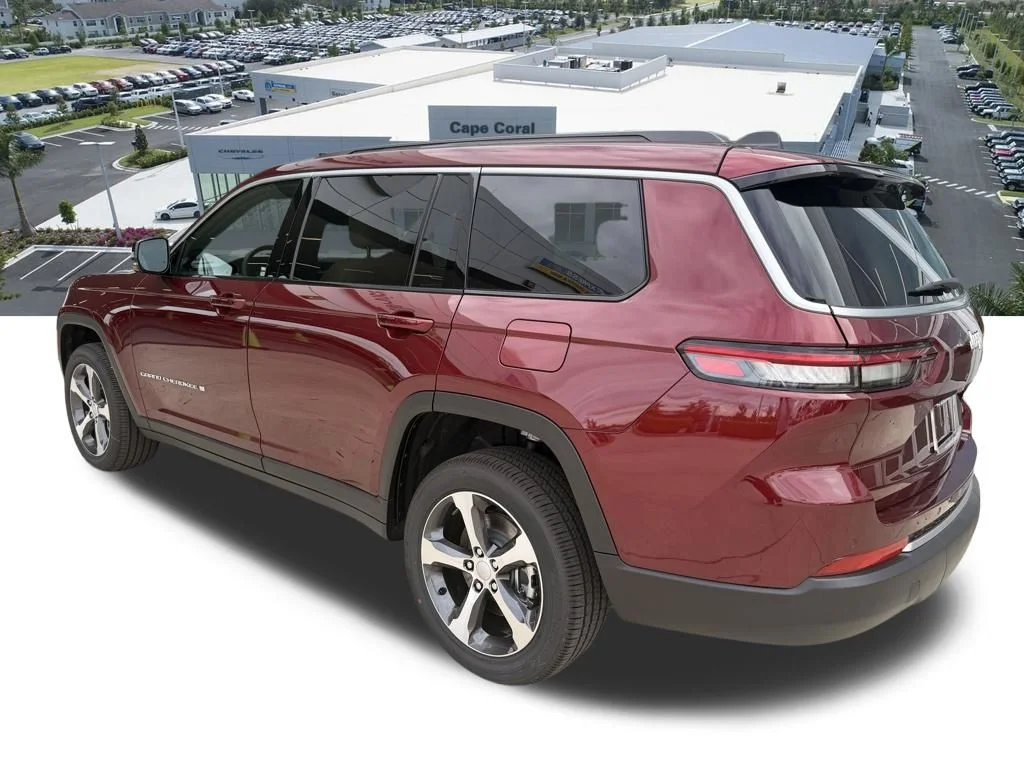 New 2026 Velvet Red Pearl-Coat Exterior Paint Jeep Limited image 6