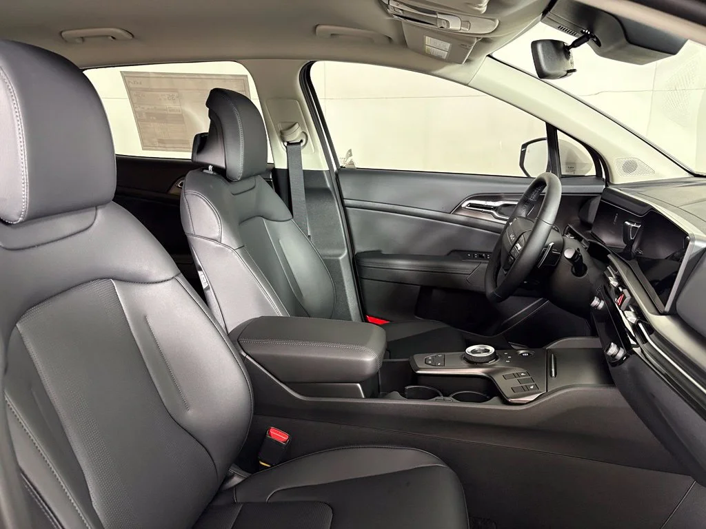 New 2027 Snow White Pearl Kia EX image 18