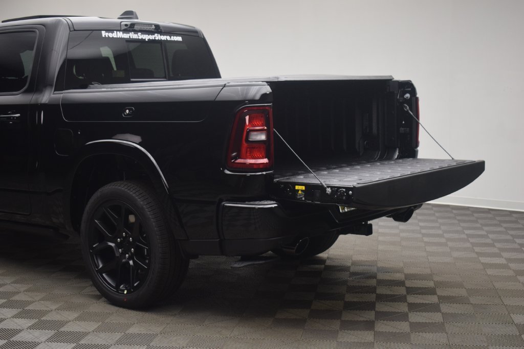 New 2027 Diamond Black Crystal Pearl-Coat Exterior Paint RAM Laramie image 13