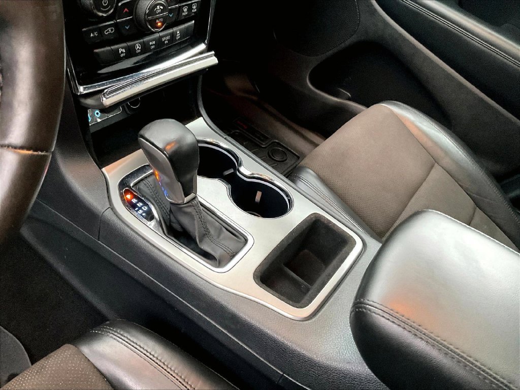 Used 2020 White Jeep Altitude image 20
