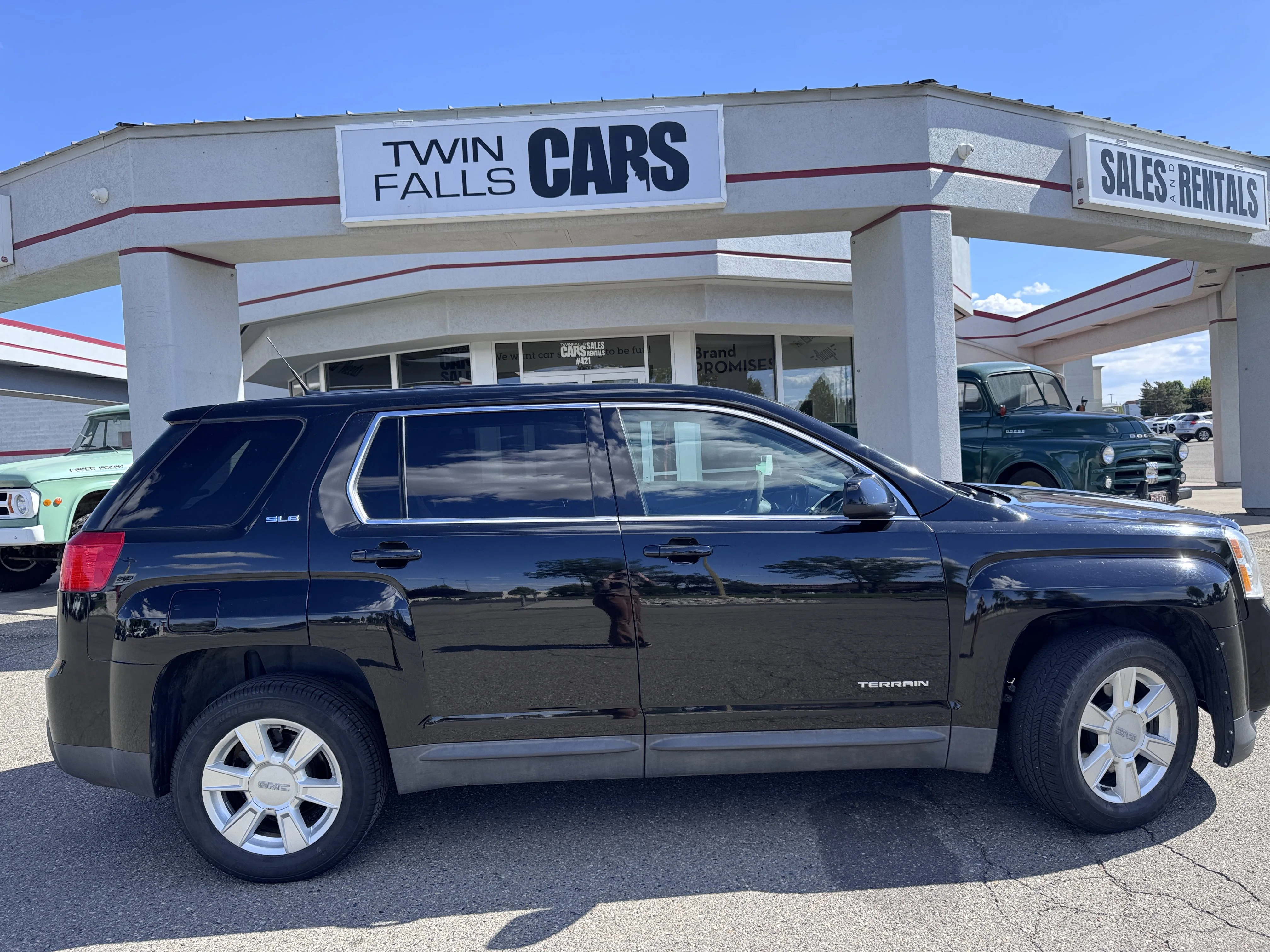 Used 2013 Onyx Black GMC SLE image 9