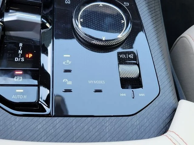 2026 BMW X3 30 - Photo 25