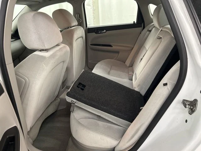 Used 2015 White Chevrolet LT image 16