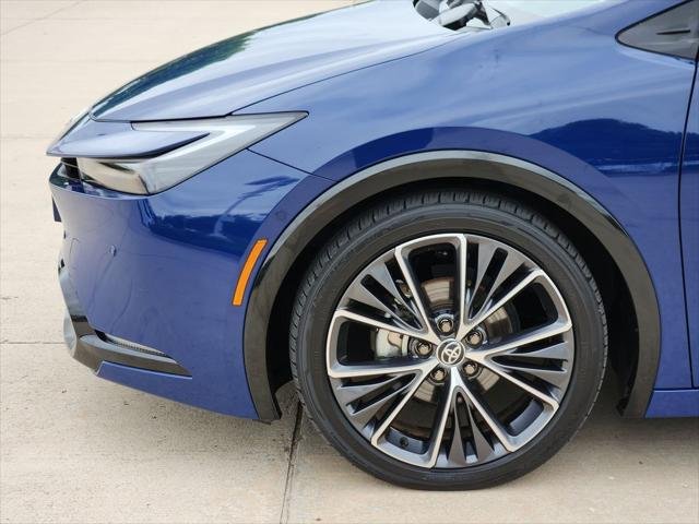 Certified Used 2025 RESERVOIR BLUE Toyota  image 8