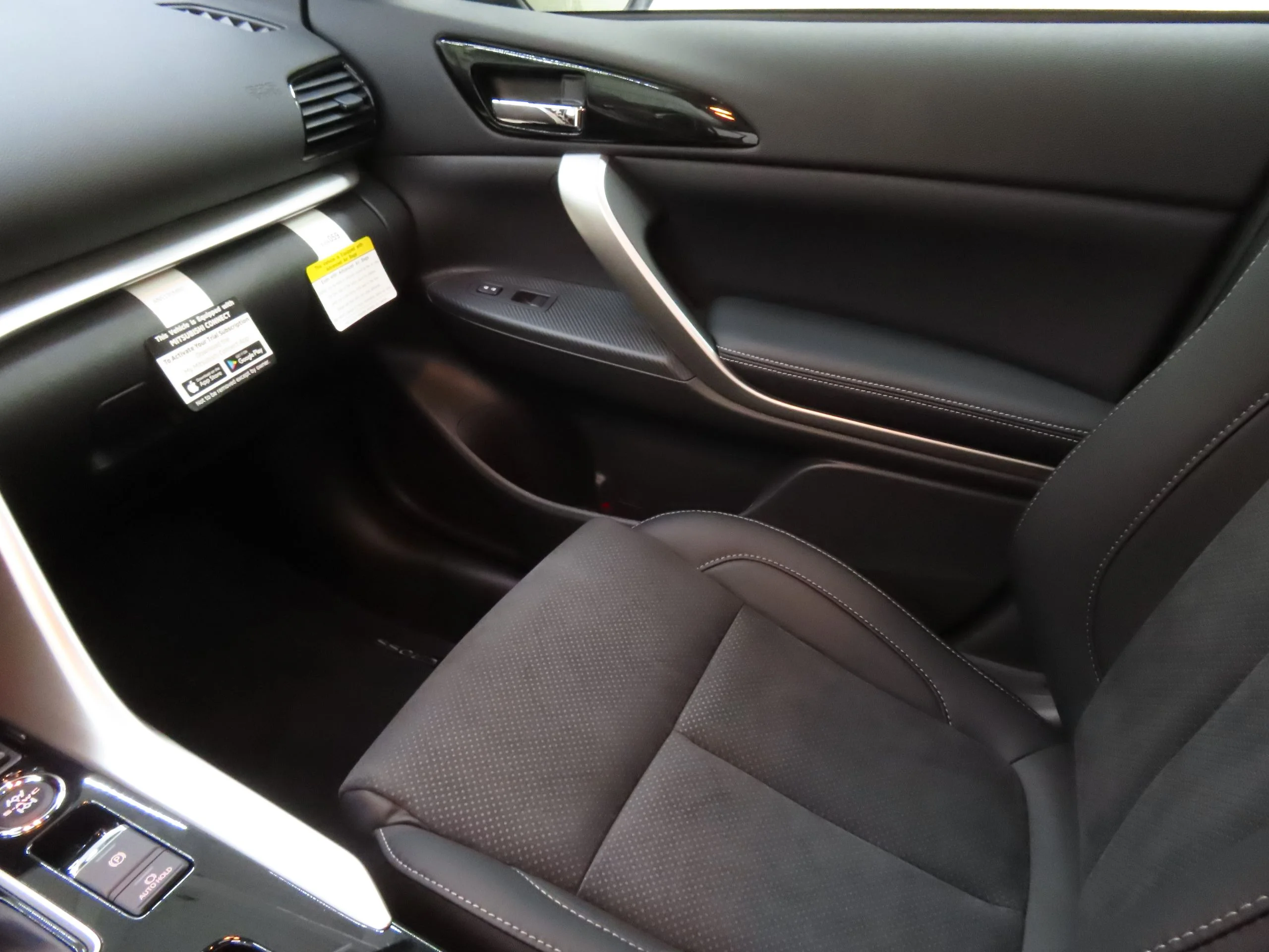 New 2026 Black Mitsubishi SE image 19