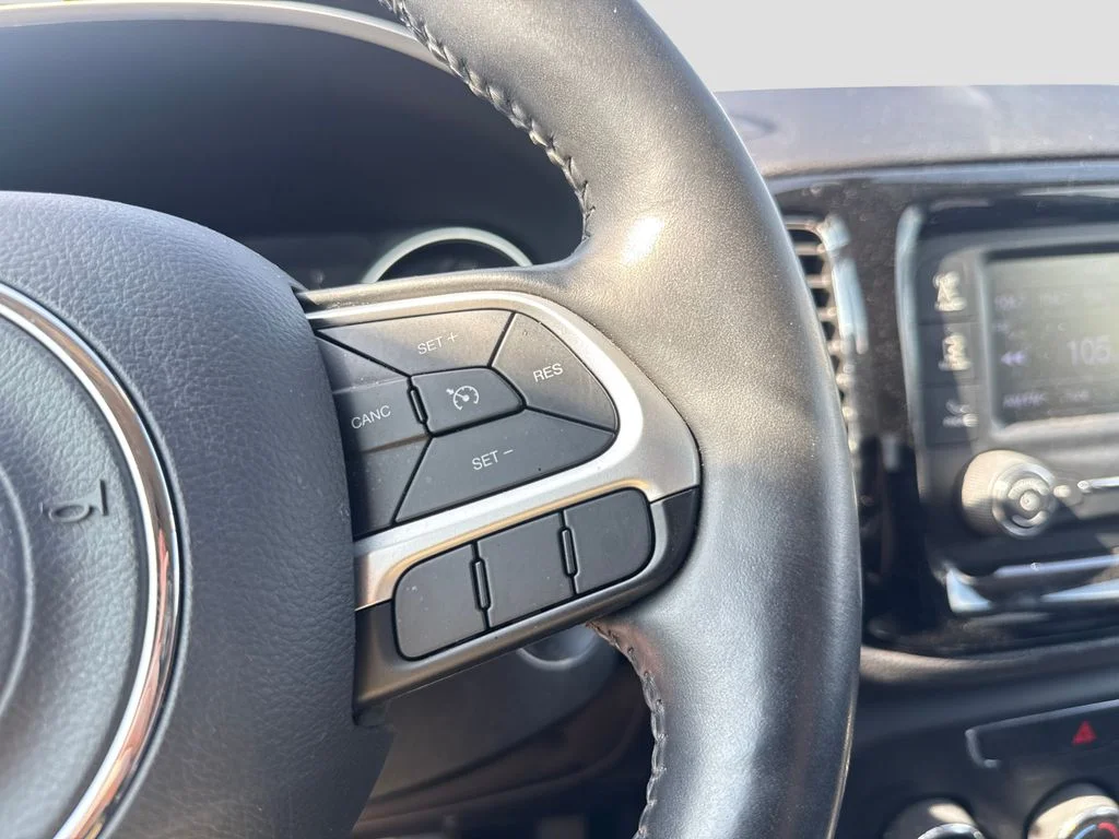 Used 2018 White Jeep Latitude image 15