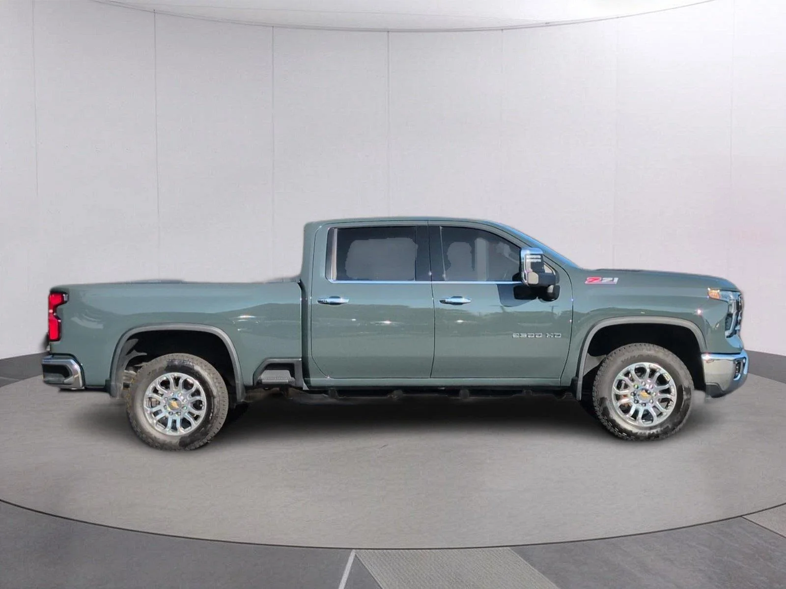 Used 2025 Cypress Gray Chevrolet LTZ image 7