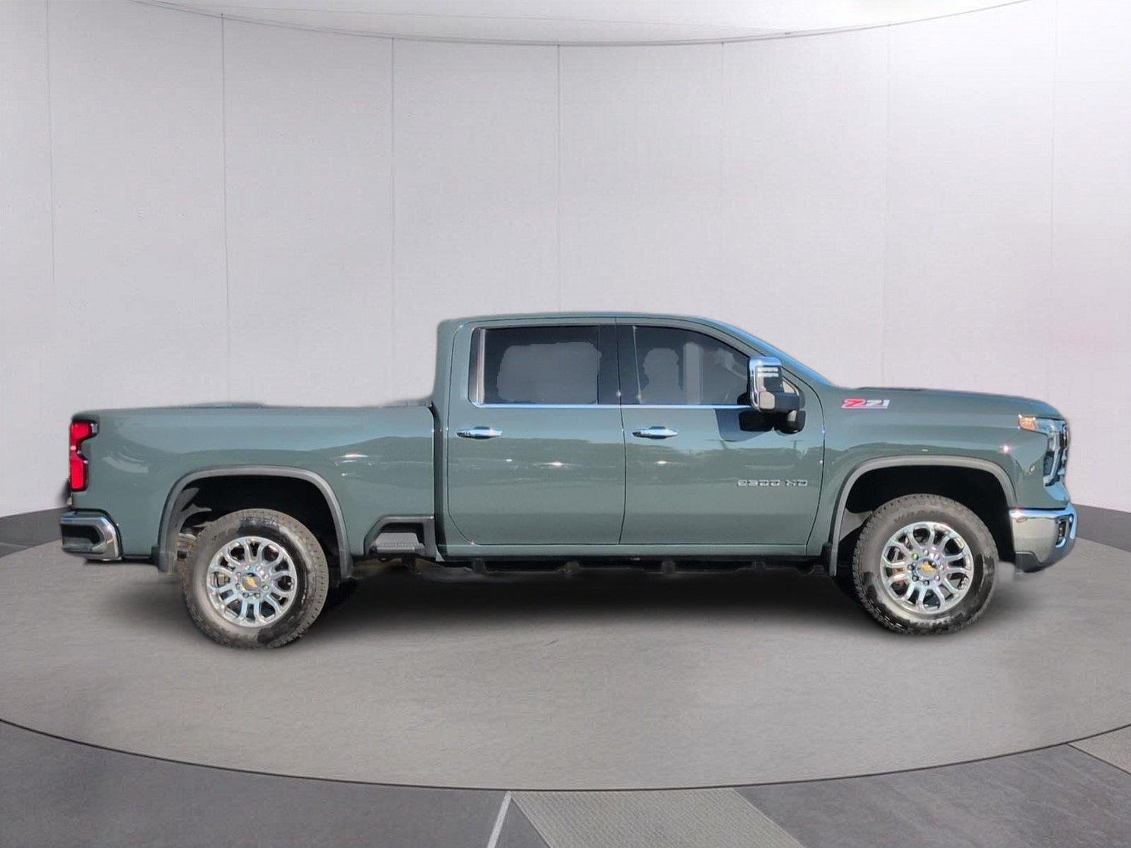 Used 2025 Cypress Gray Chevrolet LTZ image 7