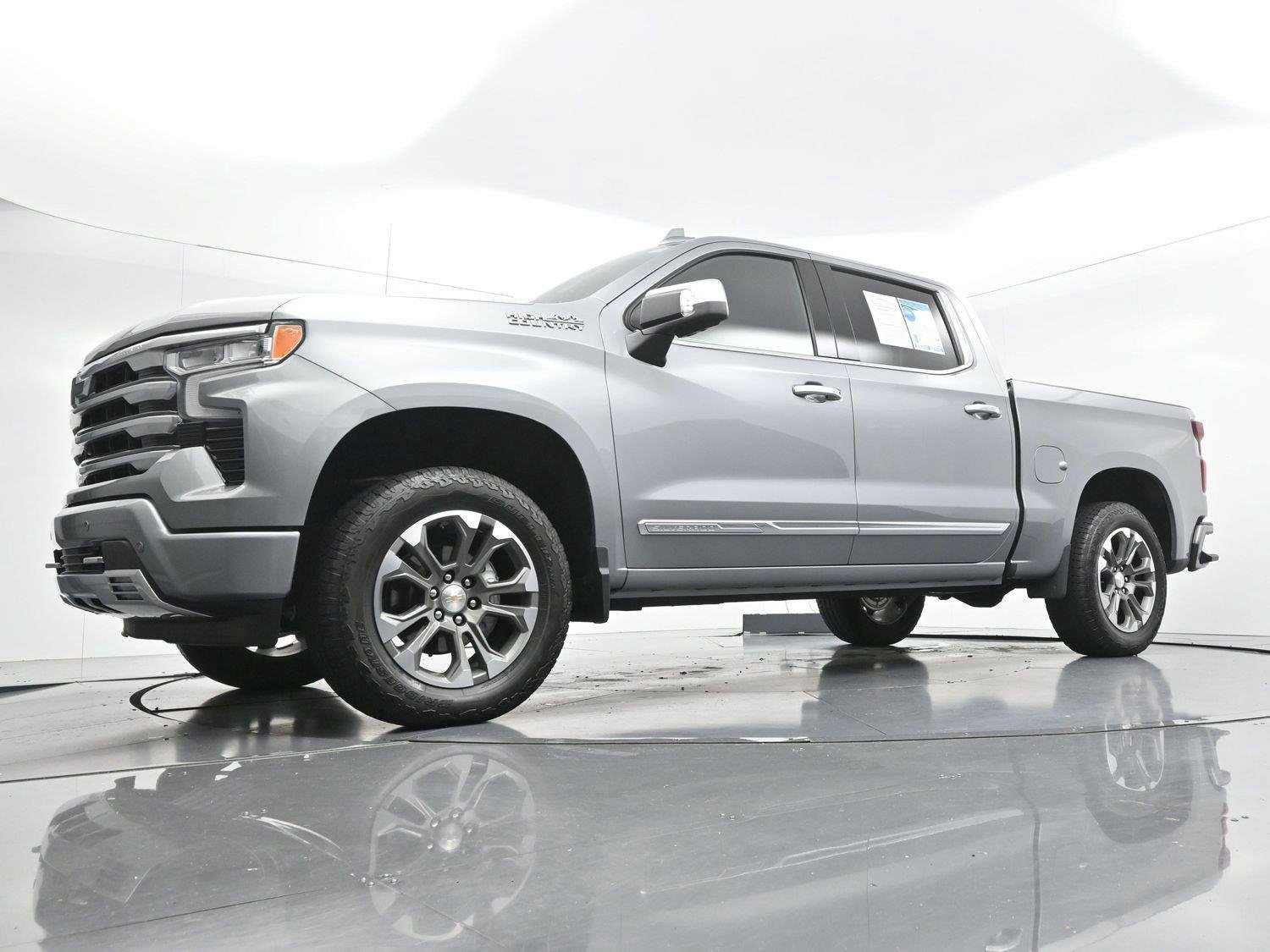 Used 2025 Sterling Gray Metallic Chevrolet High Country image 47