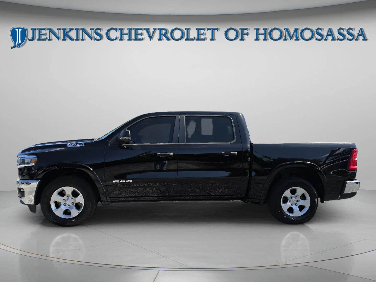 Used 2025 Diamond Black Crystal Pearlcoat Ram Big Horn image 8