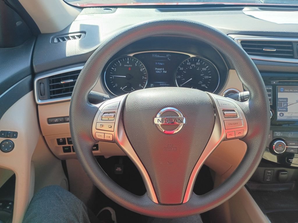 Used 2016 Cayenne Red Nissan SV image 23