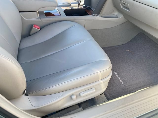 Used 2011 Aloe Green Metallic Toyota LE image 3