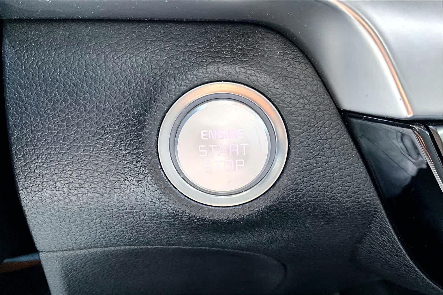 Used 2022 Everlasting Silver Kia LX image 33