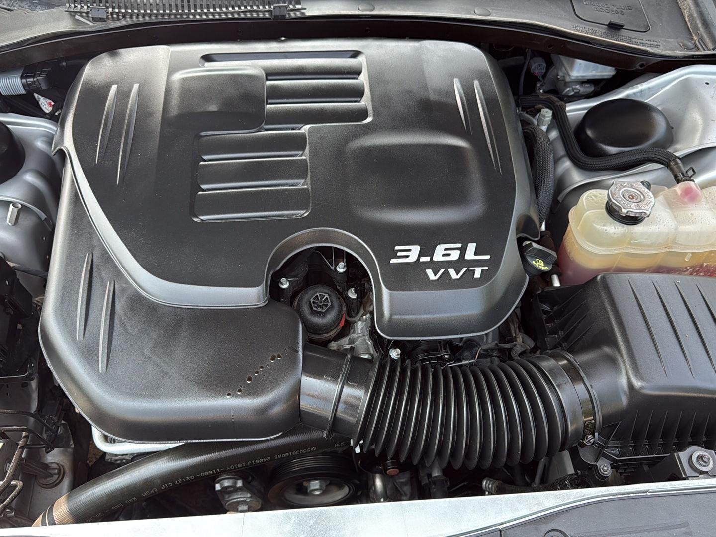 Used 2020 Triple Nickel Clearcoat Dodge SXT image 23