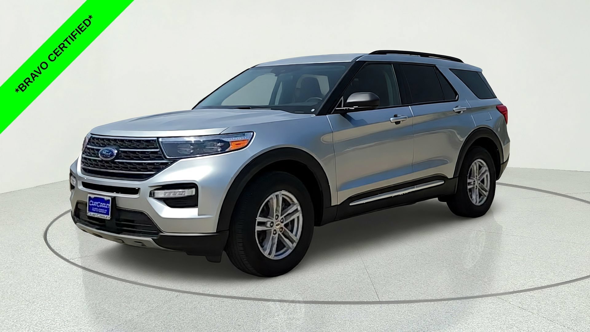 Used 2023 Silver Ford XLT image 3
