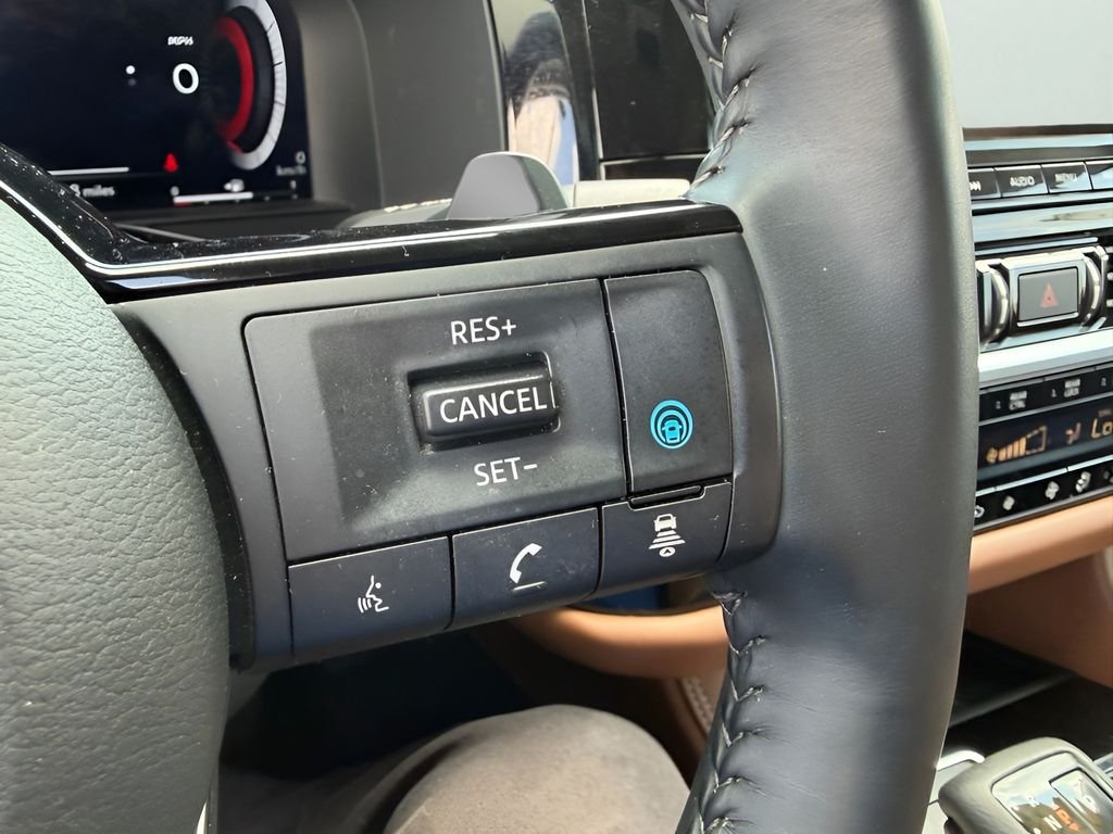 Used 2024 Pearl White Tricoat Nissan Platinum image 22