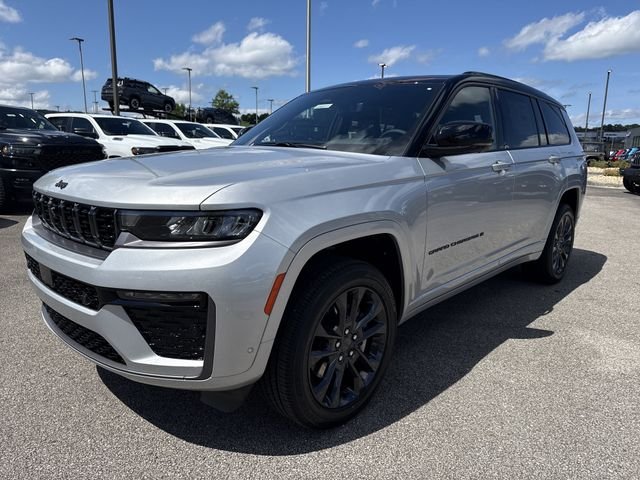 New 2026 Silver Jeep Limited Reserve image 3