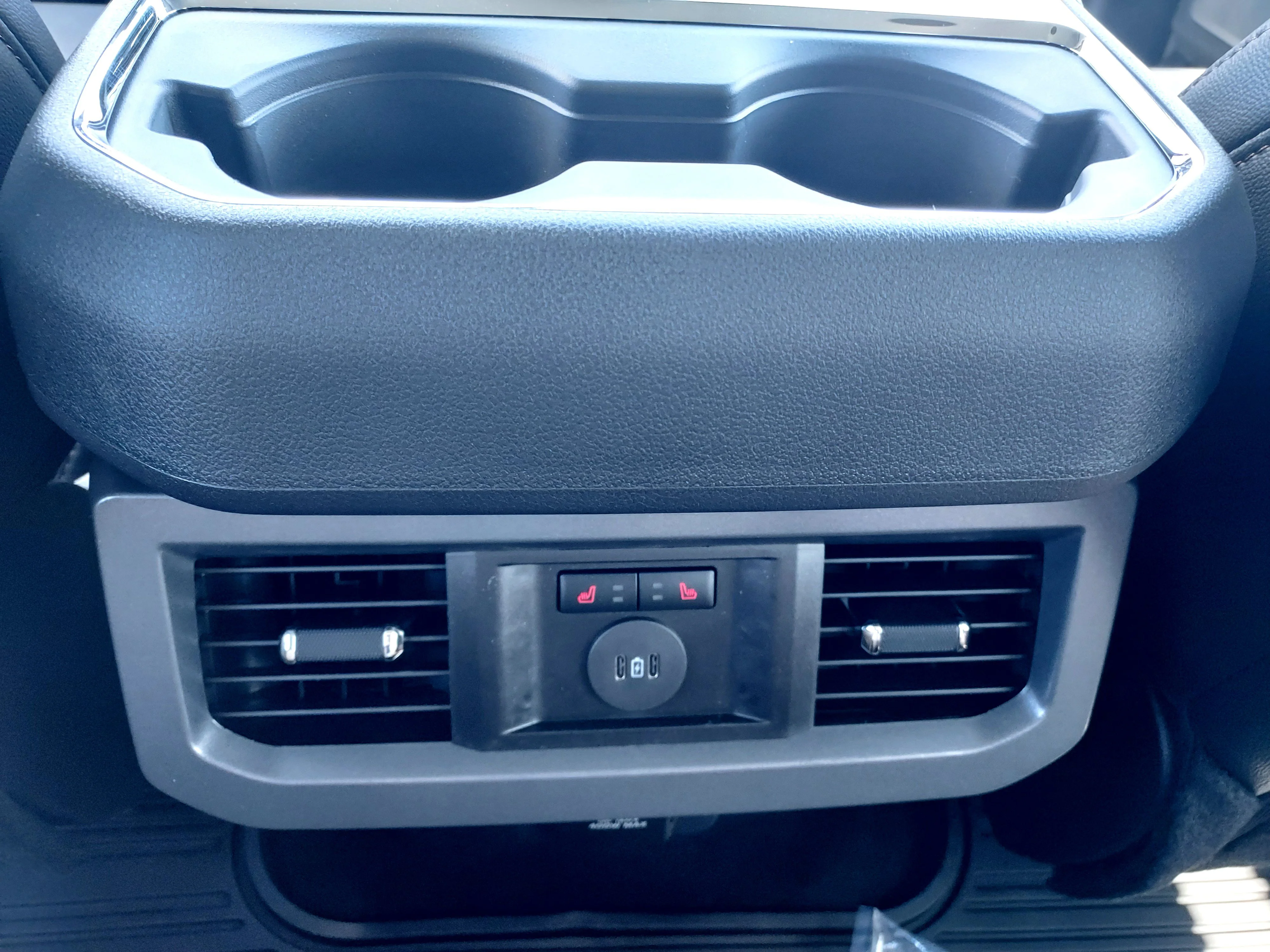 New 2026 Star White Metallic Tri-Coat Ford LARIAT image 19