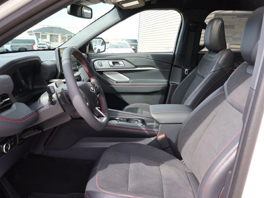New 2027 Star White Metallic Tri-Coat Ford ST image 24