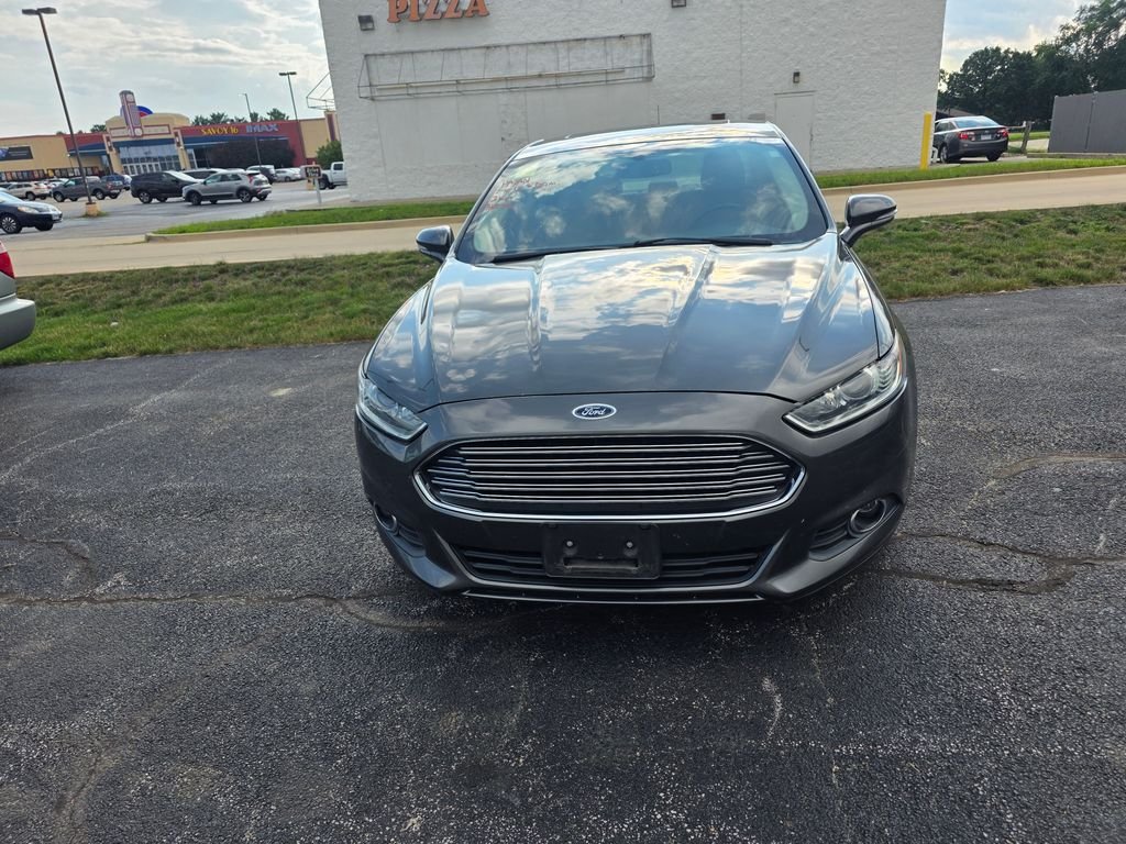 Used 2015 Magnetic Ford SE image 1