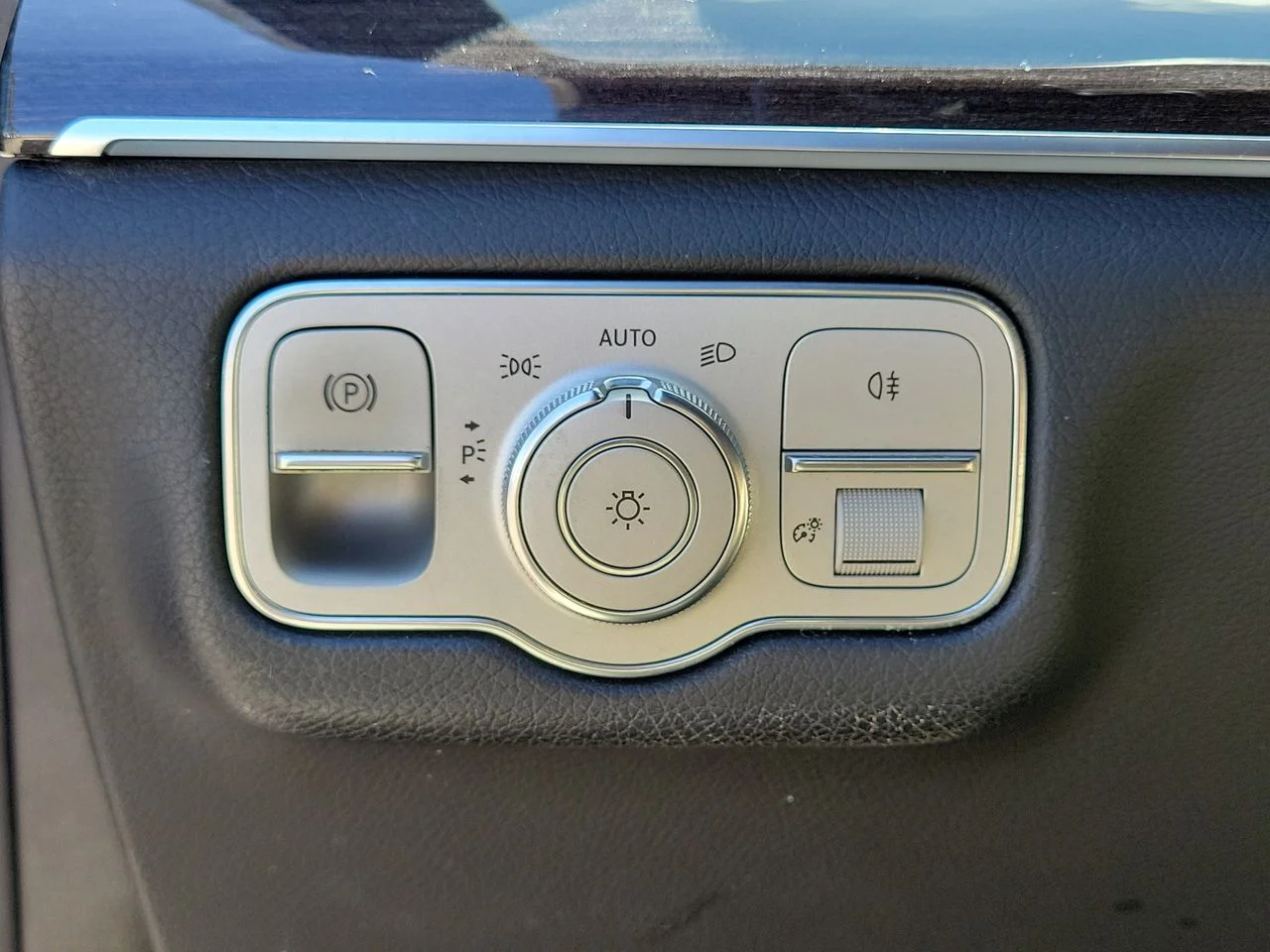 Used 2020 Gray Mercedes-Benz GLE 350 image 25