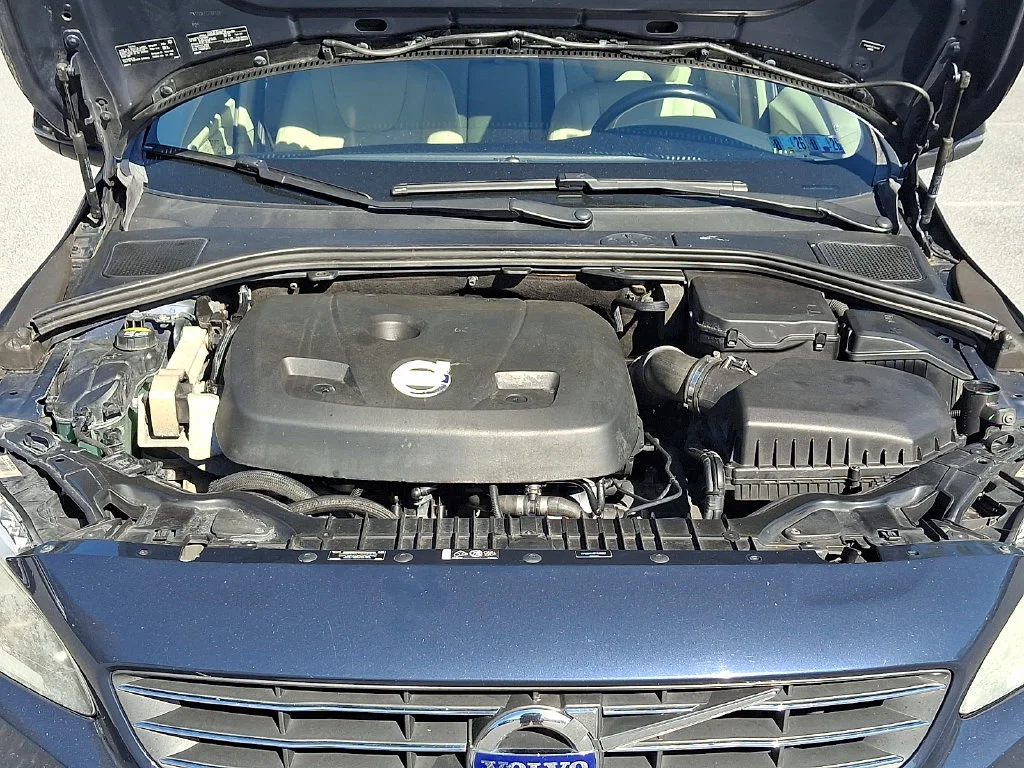 Used 2015 Blue Volvo T5 Premier image 26