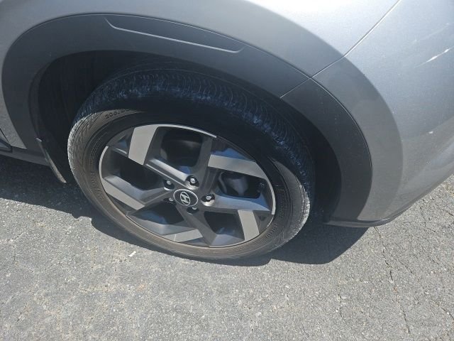 Used 2024 Silver Hyundai SEL image 3