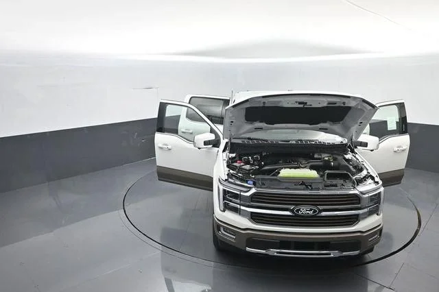 New 2026 Star White Metallic Tri-Coat Ford King Ranch® image 32