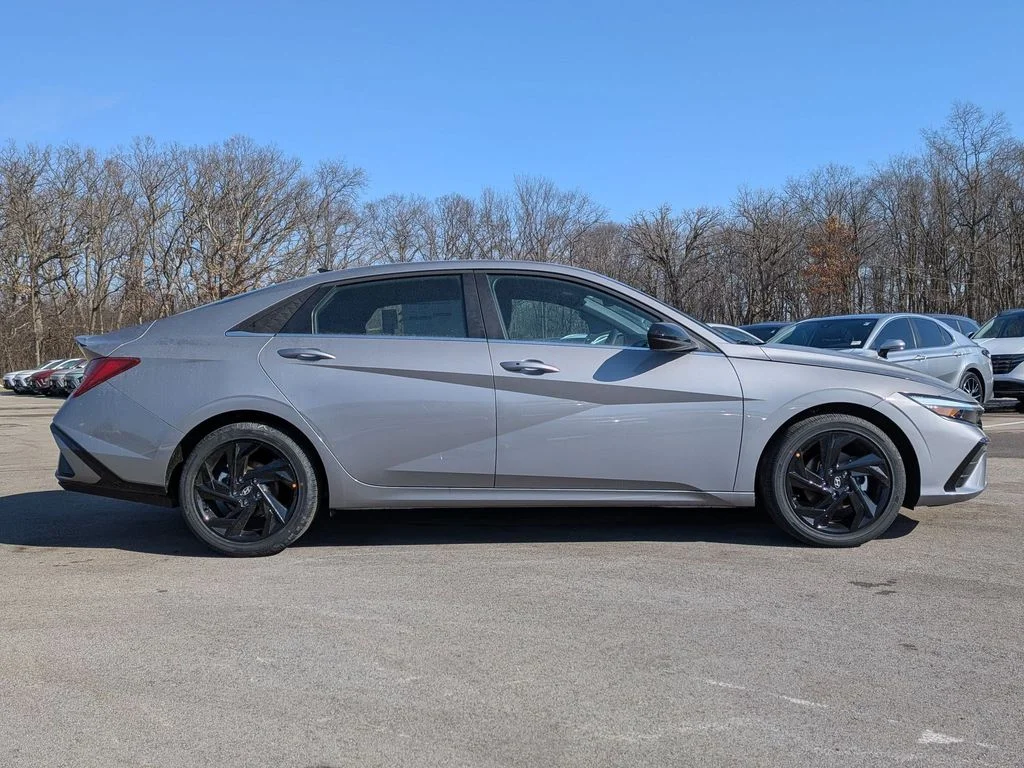 New 2026 Silver Hyundai SEL Sport image 8