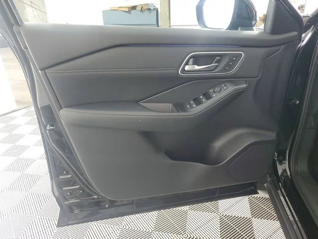 New 2026 Super Black Nissan Platinum image 28
