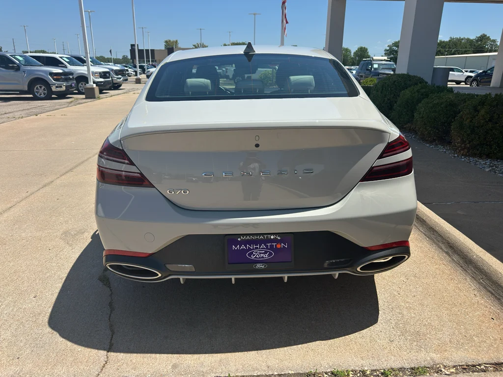 Used 2025  Genesis 2.5T image 13