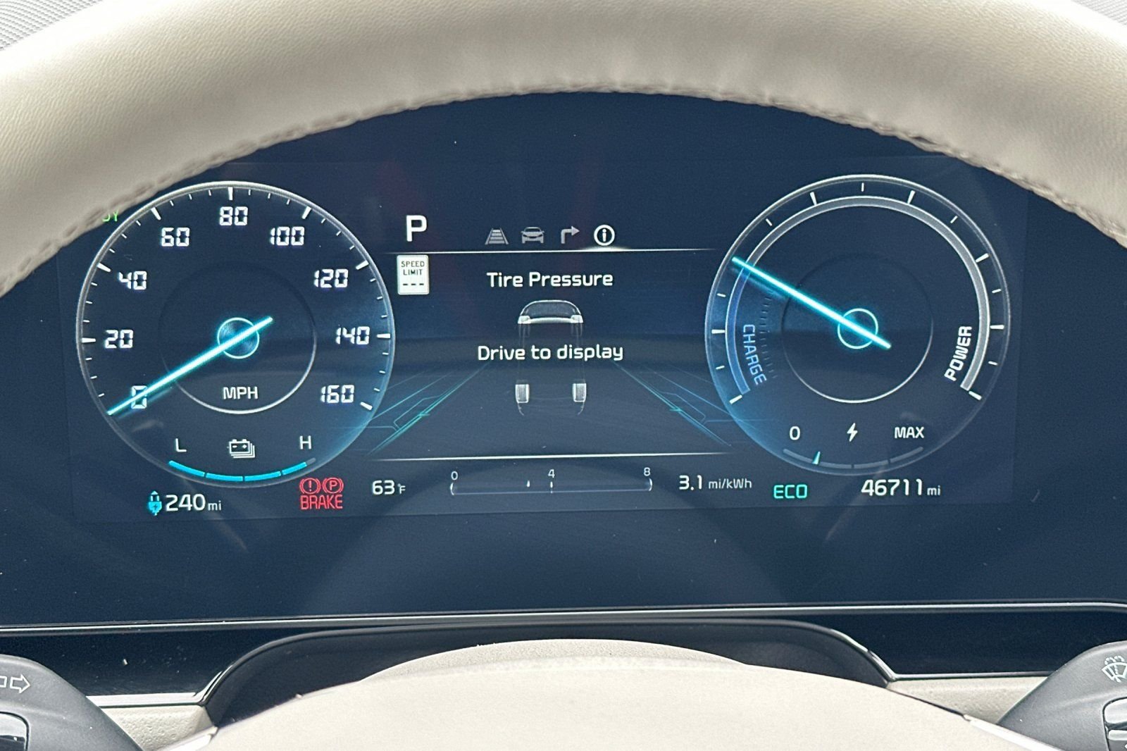 Certified Used 2023 White Kia Wind image 30